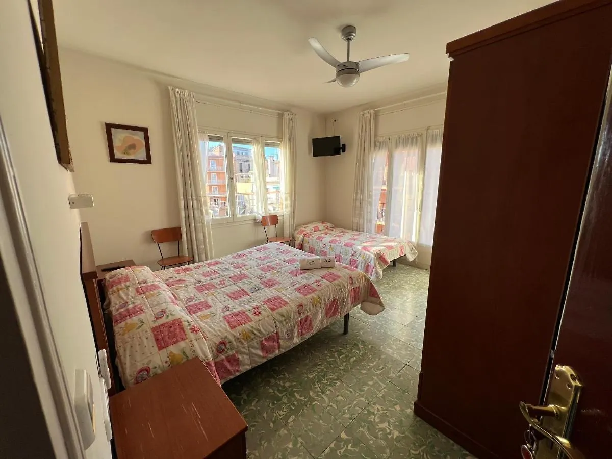 Guest house Hostal Zurich Sant Feliu de Guixols