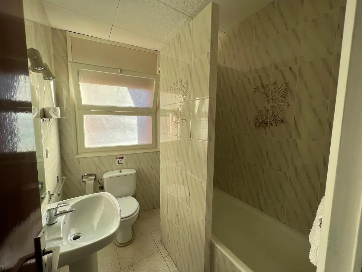Hostal Zurich Sant Feliu de Guixols 0*,
